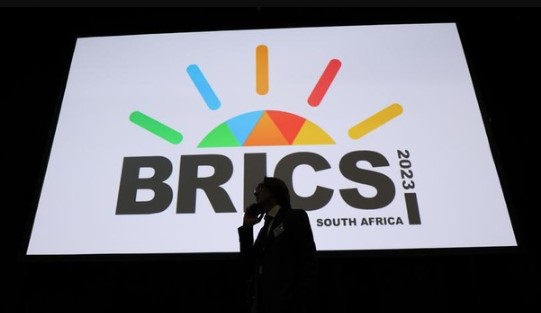 Keuntungan dan Dampak Indonesia Bergabung dengan BRICS