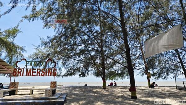 Edisi Liburan Lebaran Idul Fitri Pantai Srimersing Melonjak Padat di Kunjungi Wisatawan